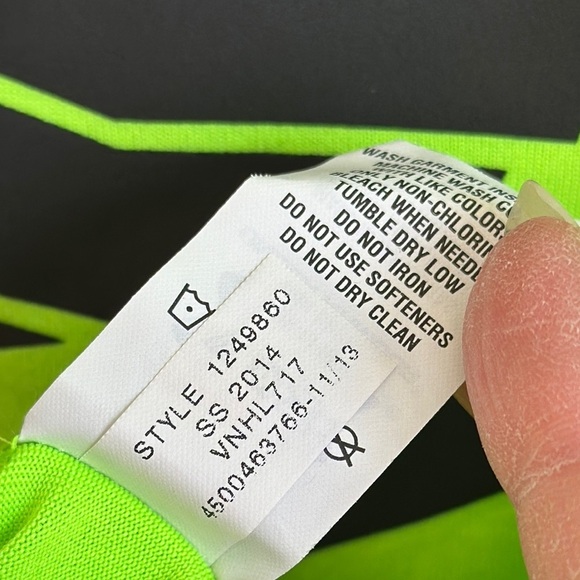 Under Armour Hulk Fist T-Shirt Youth Gamma Green Marvel Comics Large VGUC - Picture 7 of 8